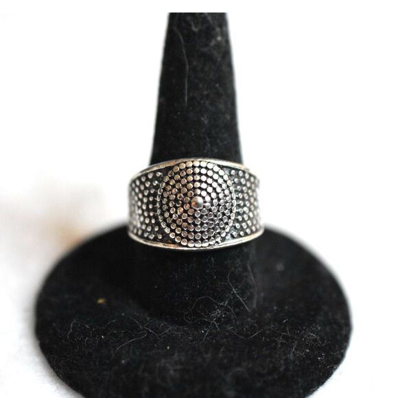 NWOT Southwestern Chunky Silver Tone Aztec Style Size 8 Unisex Ring - Picture 1 of 3